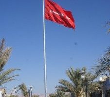 نصب پايه پرچم 40 متري در بلوار وحشي بافقي