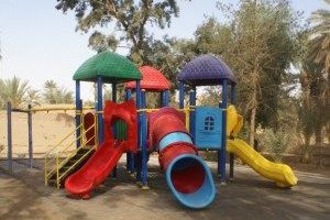 نصب مجموعه وسايل بازيهاي کودکان در نقاط مختلف شهر