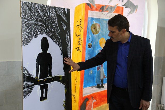 بازدید شهردار بافق از نمایشگاه رنگ ها و سایه ها