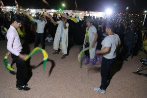 اجرای شاد گروه موسیقی سنتی ایل قشقایی در نوروزگاه زیبای آبشار بافق