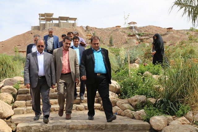 بازدید مدیر کل راه و شهرسازی استان یزد از نوروزگاه آبشار بافق