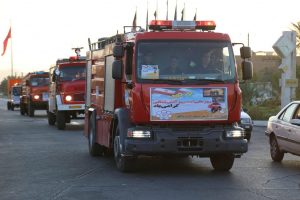 مانور آتش نشانی به مناسبت روز آتشنشان و خدمات ایمنی در سطح شهر برگزار شد