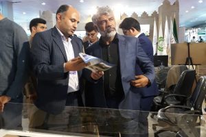 بازدید شهردار بندر عباس از غرفه شهرداری بافق در همایش مدیریت شهری و روستایی
