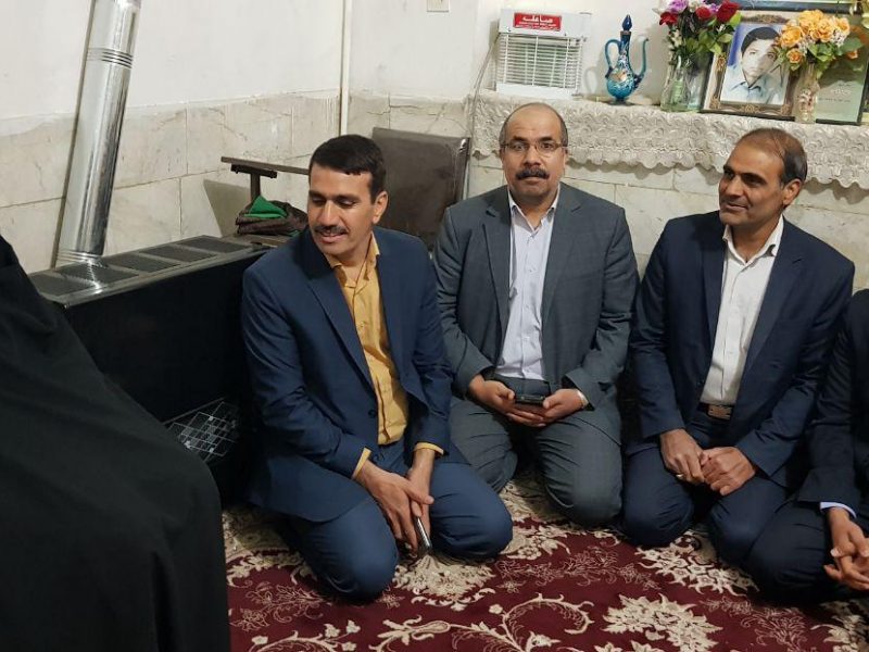 دیدار شهردار بافق با خانواده شهیدان کوشکی و برزگری