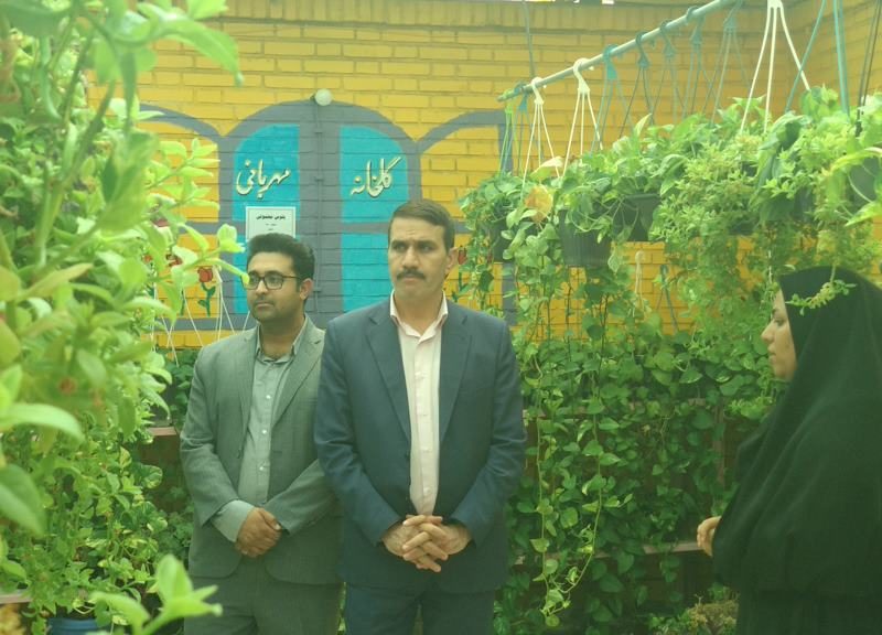 بازدید شهردار از گلخانه مهربانی مرکز حرفه آموزی توانا