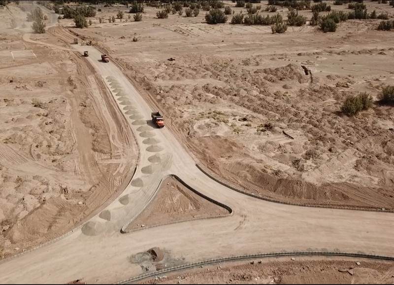 روایت تلاش: گزارش تصویری ساماندهی ورودی شهر از سمت کرمان( احداث مسیر وردی جاده روستای صدراباد)