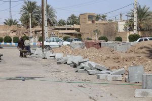 روایت تلاش : گزارش تصویری از نصب سنگ جدول جنب میدان امام حسین (ع)