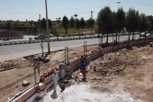 روایت تلاش : شروع پروژه های عمرانی با رعایت پروتکل های بهداشتی ، ساخت فاز اول مجموعه فرهنگی تفریحی باغ ایرانی (دیوار چینی محوطه)