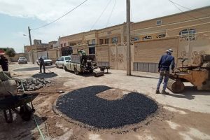 روایت تلاش : گزارش تصویری از لکه گیری آسفالت معابر سطح شهر ( بلوار انقلاب )