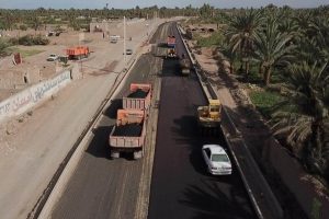 روایت تلاش : شروع پروژه های عمرانی با رعایت پروتکل های بهداشتی ، آسفالت فاز اول بلوار باقرآباد