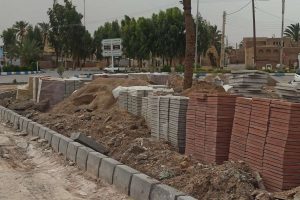 روایت تلاش : گزارش تصویری از نصب سنگ جدول جنب میدان امام حسین (ع)