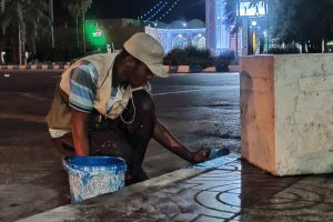 روایت تلاش : رنگ آمیزی سنگ جداول معابر سطح شهر ( میدان امام زاده عبدالله )