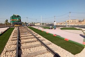 روایت تلاش : گزارش تصویری از ساماندهی میدان راه آهن ( چمن مصنوعی )
