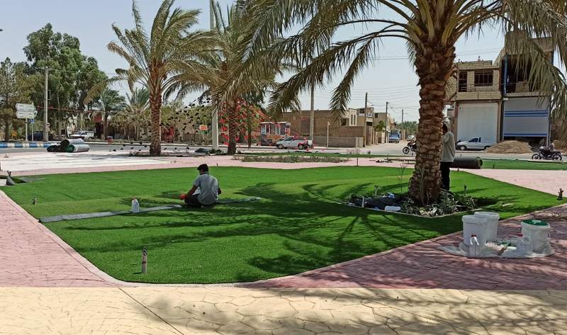 روایت تلاش : گزارش تصویری از محوطه سازی میدان زکات( چمن مصنوعی )