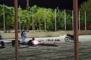 روایت تلاش : گزارش تصویری از ساماندهی پارک پیرمراد ( فنس کشی زمین چمن مصنوعی )