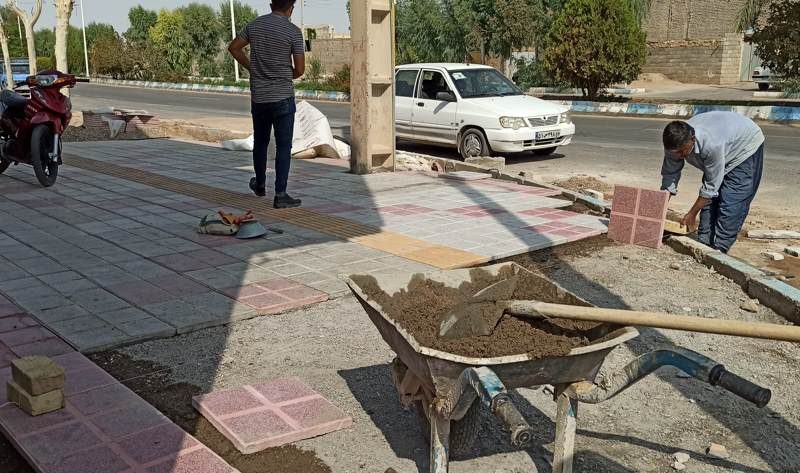 روایت تلاش : گزارش تصویری از موزاییک فرش معابر سطح شهر ( بلوار امام علی )