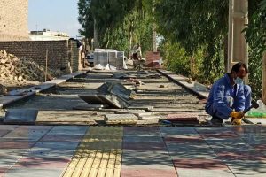 روایت تلاش : گزارش تصویری از موزاییک فرش معابر سطح شهر ( بلوار امام علی فرعی 24 )