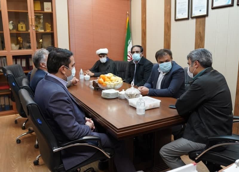 نشست شهردار و اعضای شورای شهر بافق با مدیر مجتمع معادن فلات مرکزی