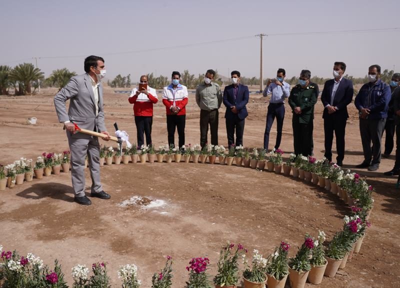 کلنگ پروژه ساخت بوستان شهدا در شهر بافق به زمین زده شد