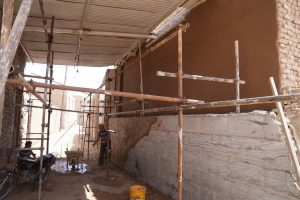 روایت تلاش : گزارش تصویری از زیبا سازی سطح شهر با اندود کاهگل (کوچه کوشکی زاده فرعی 1)