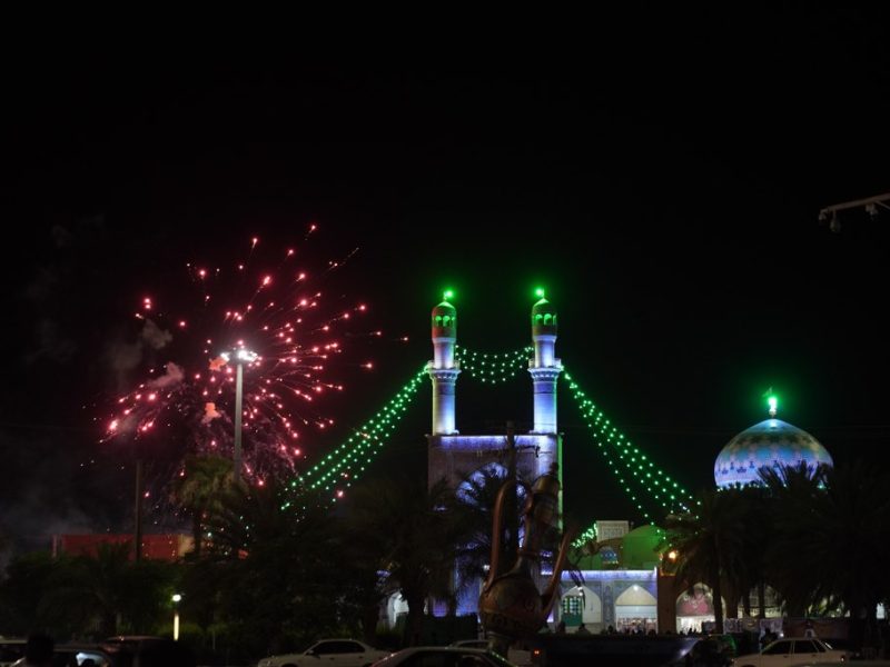 گزارش تصویری : مراسم نور افشانی به مناسبت عید سعید غدیر خم از گنبد و بارگاه آستان مقدس امامزاده عبدالله (ع)