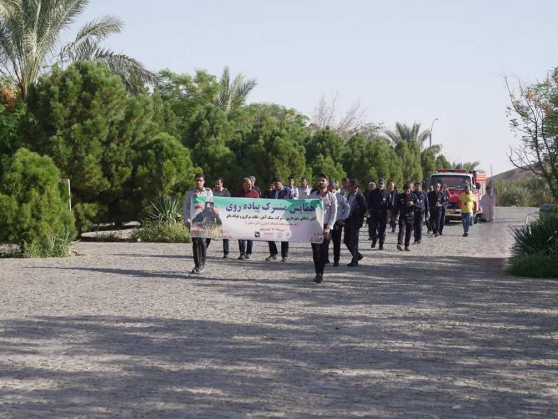 همایش پیاده‌روی آتش‌نشانان بافق؛ همدلی در مسیر ایمنی و سلامت