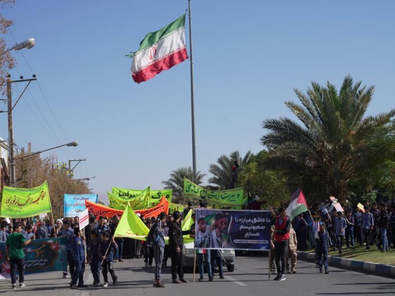 گزارش تصویری از راهپیمایی 13 آبان در شهرستان بافق