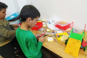 روایت تلاش : برگزاری دوره آموزش رباتیک در خانه فرهنگ شماره یک شهرداری بافق