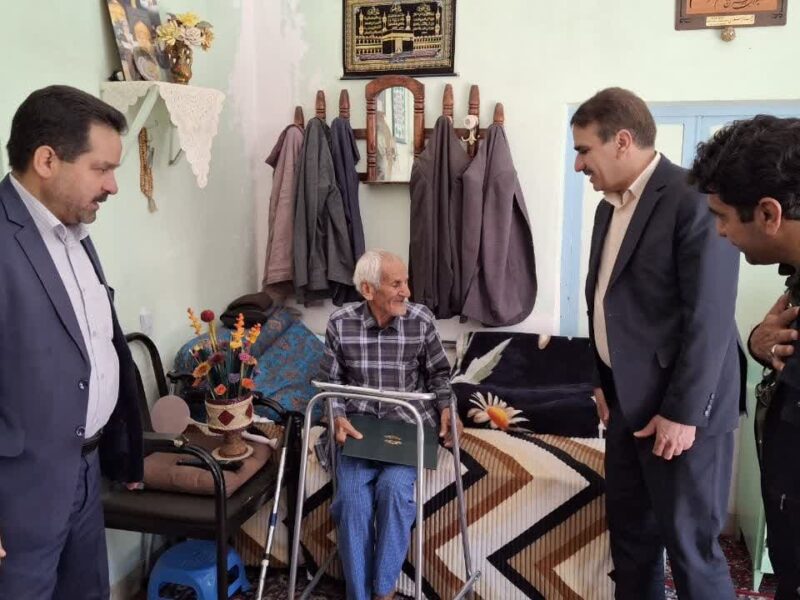 تجلیل از معماران پیشکسوت بافق