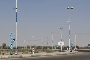 نصب تمثال ۲۶۰ شهید بافق در ورودی‌های شهر؛ یادگاری ماندگار از ایثار و مقاومت